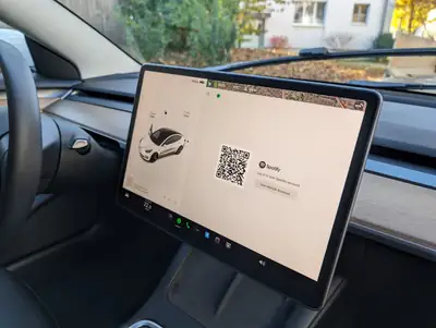 Tesla Model 3 Long Range Dual Motor AWD — Électrique haute performance, 28 000 km seulement — Thumbnail 9
