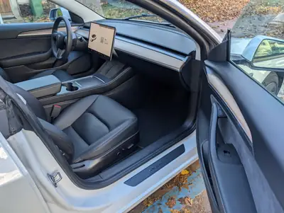 Tesla Model 3 Long Range Dual Motor AWD — Électrique haute performance, 28 000 km seulement — Thumbnail 11