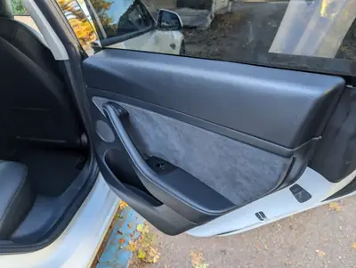 Tesla Model 3 Long Range Dual Motor AWD — Électrique haute performance, 28 000 km seulement — Thumbnail 18