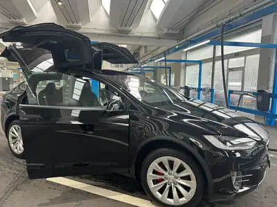 Tesla Model X Performance — SUV électrique haute performance, 75'000 km — intérieur