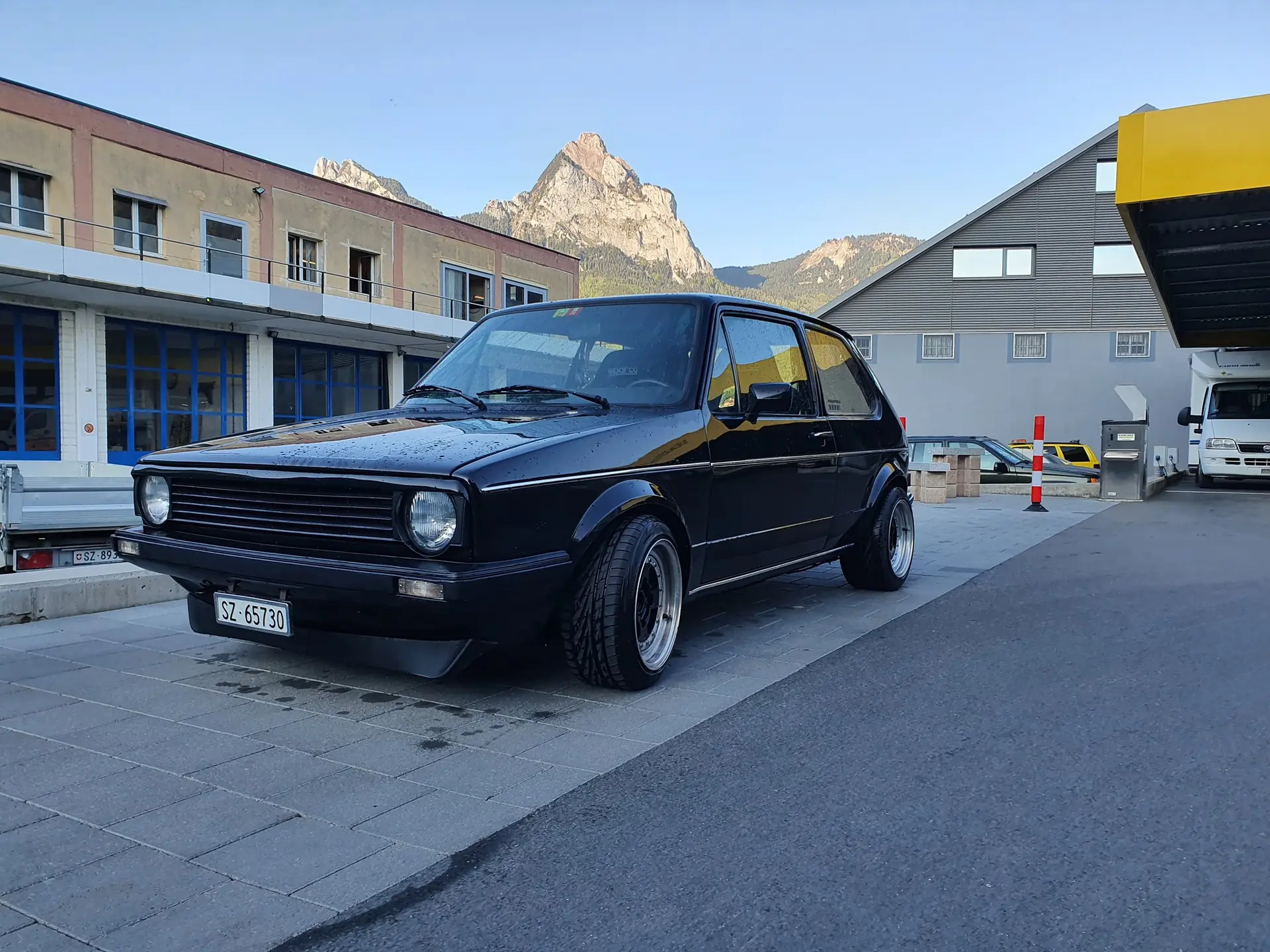 VW Golf 1 GTI 1982 — Légende compacte, entretien soigné, roulage estival — vue extérieure