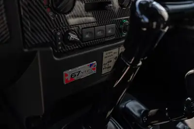 Land Rover Defender 90 2.2 TD4 — L'incontournable 4x4 britannique, signature Kahn Design — Miniatur 13