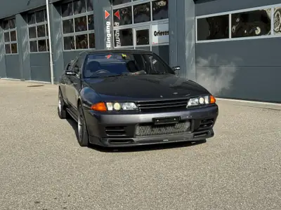 Nissan Skyline GTR R32 — Légende des années 90, propulsion intégrale et performance intemporelle — vista esterna