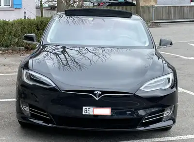 Tesla Model S 90 D — Berline électrique haute performance, 56 000 km, Supercharging offert — vue extérieure