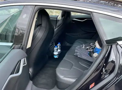 Tesla Model S 90 D — Berline électrique haute performance, 56 000 km, Supercharging offert — détail