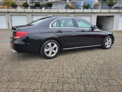 Mercedes-Benz E 220 d Avantgarde — Berline premium diesel, 92'400 km seulement — arrière