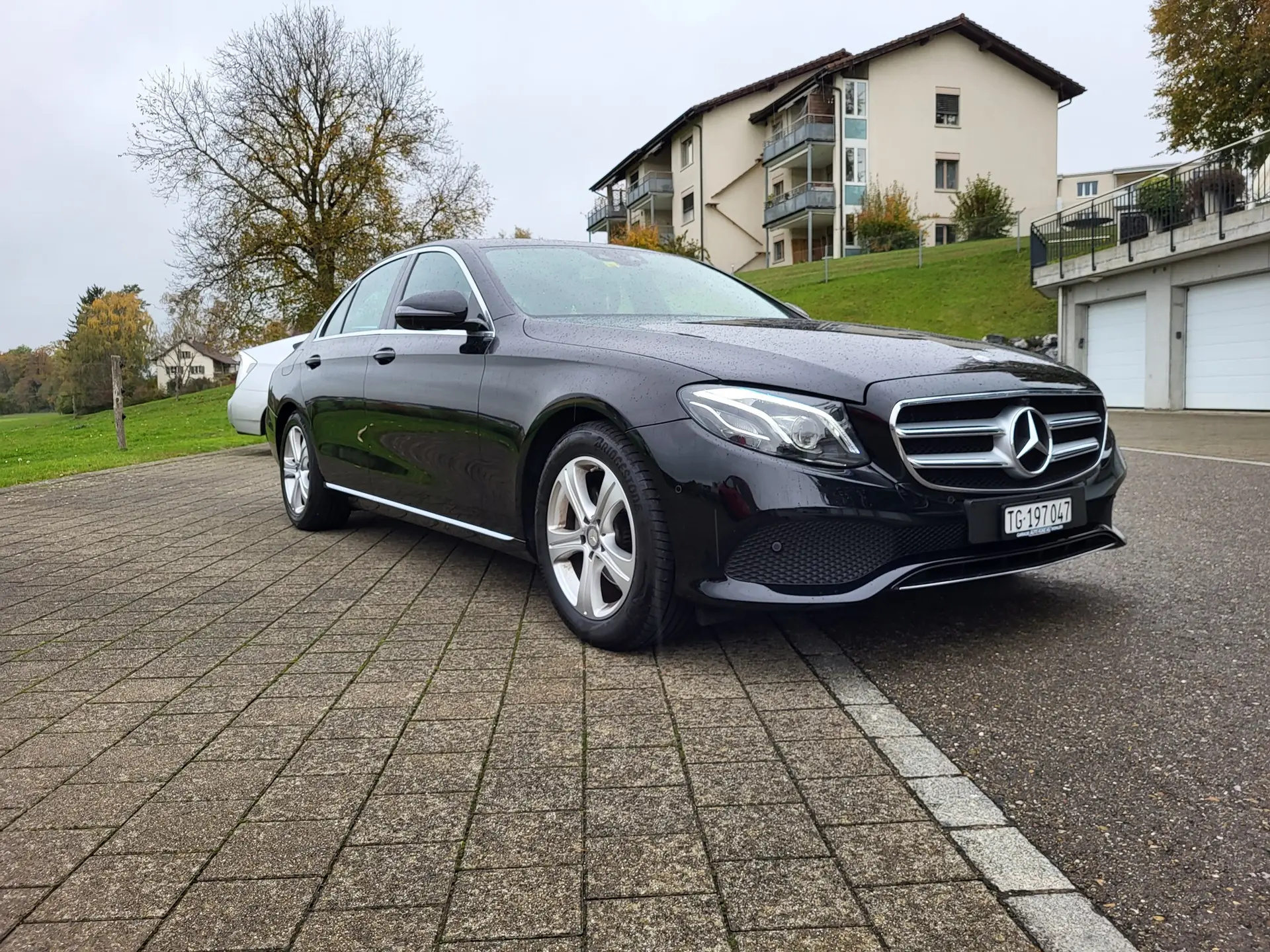 Mercedes-Benz E 220 d Avantgarde — Berline premium diesel, 92'400 km seulement