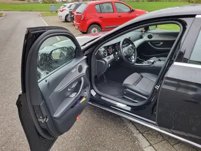 Mercedes-Benz E 220 d Avantgarde — Berline premium diesel, 92'400 km seulement — Miniature 10
