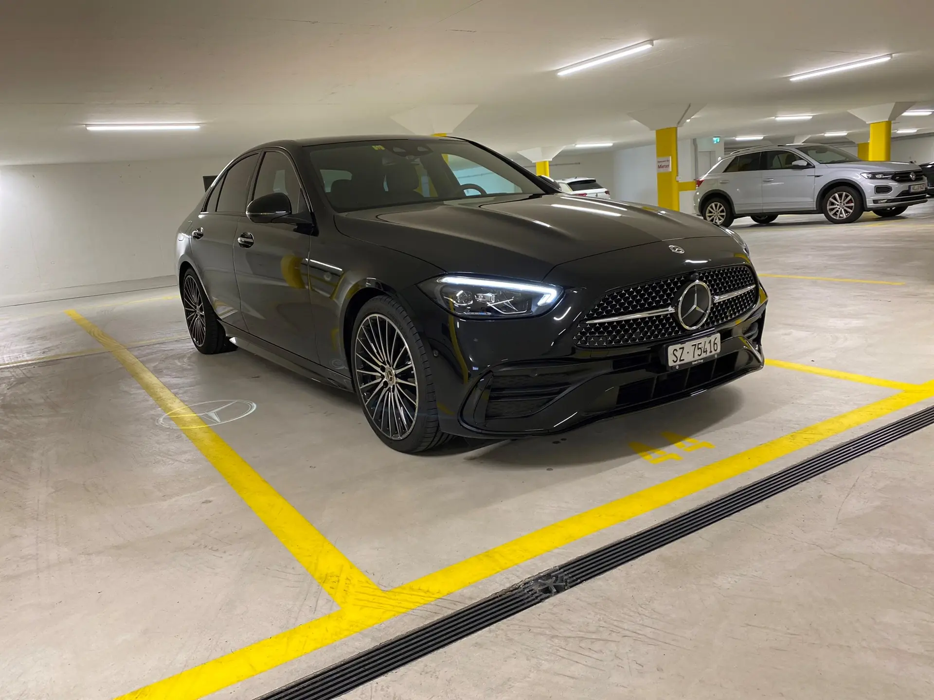 Mercedes-Benz C 220 d 4Matic Swiss Star — Berline premium diesel, à peine roulée — vista esterna