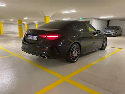 Mercedes-Benz C 220 d 4Matic Swiss Star — Berline premium diesel, à peine roulée — cruscotto