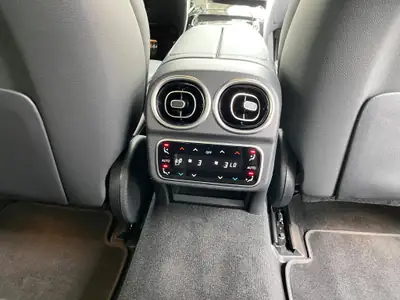 Mercedes-Benz C 220 d 4Matic Swiss Star — Berline premium diesel, à peine roulée — Miniatura 14