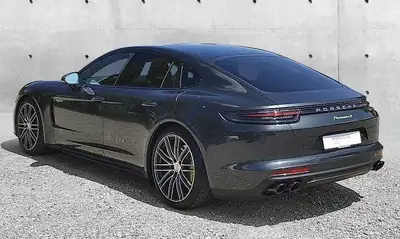Porsche Panamera 4 E-Hybrid PDK — Berline sportive hybride rechargeable, 75'000 km — arrière
