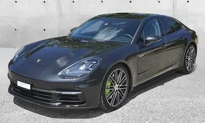 Porsche Panamera 4 E-Hybrid PDK — Berline sportive hybride rechargeable, 75'000 km — vue extérieure