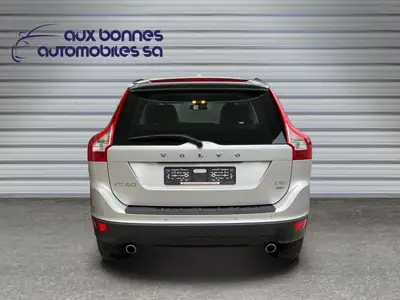 Volvo XC60 D5 AWD Momentum — SUV premium diesel, distribution neuve, entretien suivi — Miniature 8