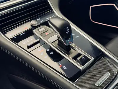 Porsche Panamera Turbo Sport Turismo — Berline de luxe 549 ch, traction intégrale — Miniatura 20