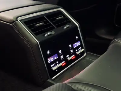 Porsche Panamera Turbo Sport Turismo — Berline de luxe 549 ch, traction intégrale — Miniatura 25