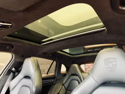 Porsche Panamera Turbo Sport Turismo — Berline de luxe 549 ch, traction intégrale — Miniatura 26