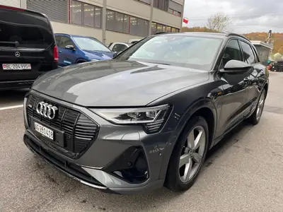 Audi e-tron 55 Advanced Black Edition — SUV électrique performant, 46'000 km seulement — rear view