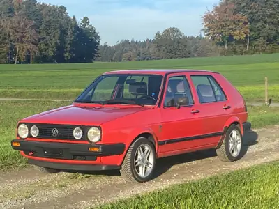 VW Golf 1800 Carat Automatique — Véhicule de collection vérifiée, prêt pour la route — intérieur
