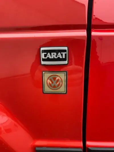 VW Golf 1800 Carat Automatique — Véhicule de collection vérifiée, prêt pour la route — Miniature 7