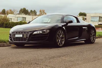 Audi R8 Coupé 5.2 — Supercar légendaire, 525 ch et seulement 53'000 km — Außenansicht