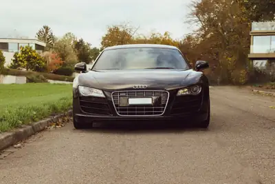 Audi R8 Coupé 5.2 — Supercar légendaire, 525 ch et seulement 53'000 km — Miniatur 8