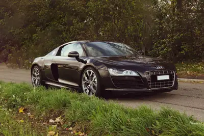 Audi R8 Coupé 5.2 — Supercar légendaire, 525 ch et seulement 53'000 km — Miniatur 7