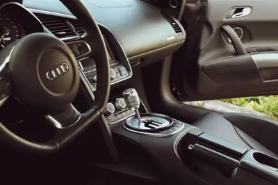 Audi R8 Coupé 5.2 — Supercar légendaire, 525 ch et seulement 53'000 km — Miniatur 12
