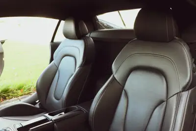 Audi R8 Coupé 5.2 — Supercar légendaire, 525 ch et seulement 53'000 km — Miniatur 13