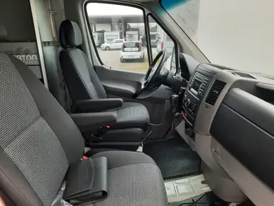 Mercedes-Benz Sprinter 316 CDI 4x4 — Utilitaire robuste, transmission automatique, 195'000 km — Miniature 7
