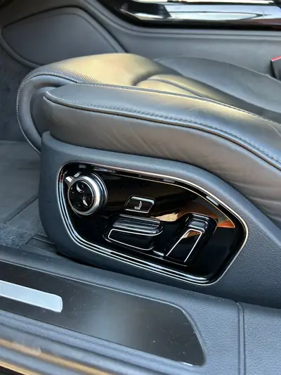Audi A8 4.2 TDI Quattro — Berline de prestige, moteur V8 diesel 385 ch — Miniatur 14