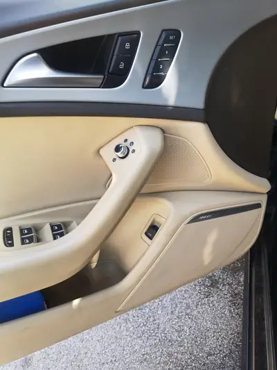 Audi A6 Avant 3.0 TDI V6 — Berline familiale premium, 358'000 km, quattro intégral — Heckansicht