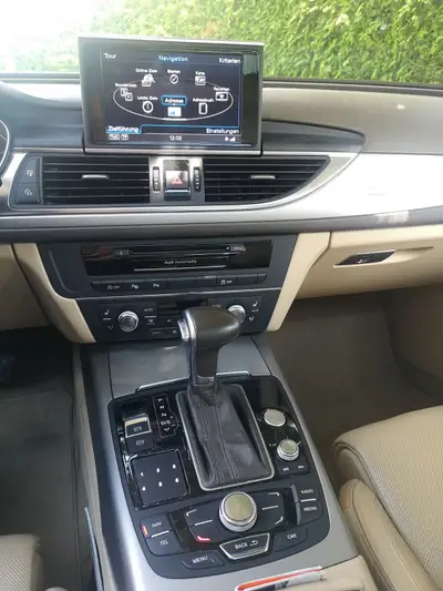 Audi A6 Avant 3.0 TDI V6 — Berline familiale premium, 358'000 km, quattro intégral — Innenraum