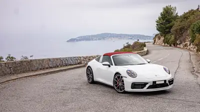 Porsche 911 Targa 4S PDK — Cabriolet sportif, première main, 34 500 km — rear view