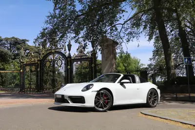 Porsche 911 Targa 4S PDK — Cabriolet sportif, première main, 34 500 km — exterior view