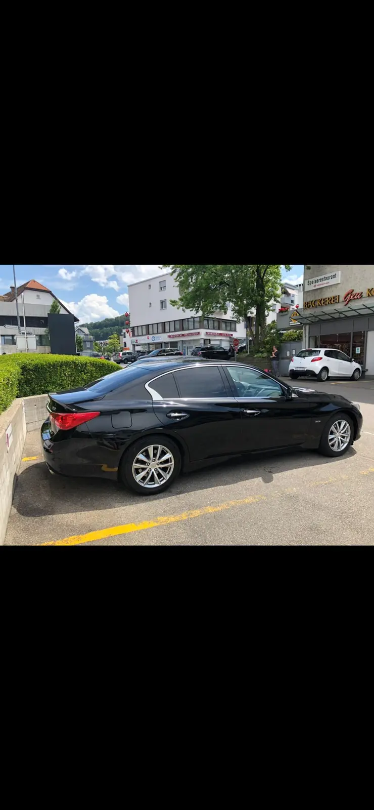 INFINITI Q50 2.2d Premium — Berline élégante, diesel économe, état impeccable — vue extérieure