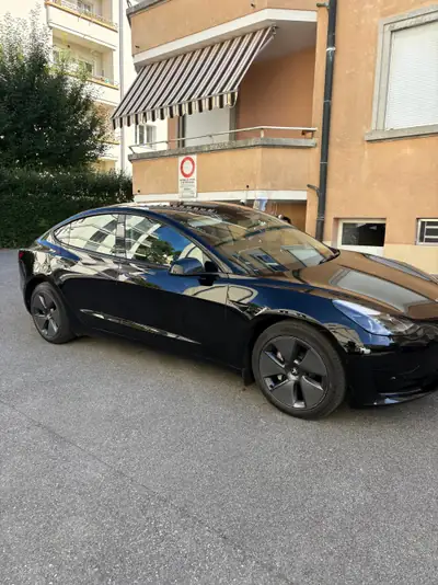 Tesla Model 3 2021 — Berline électrique performante, 325 ch, kilométrage modéré — arrière