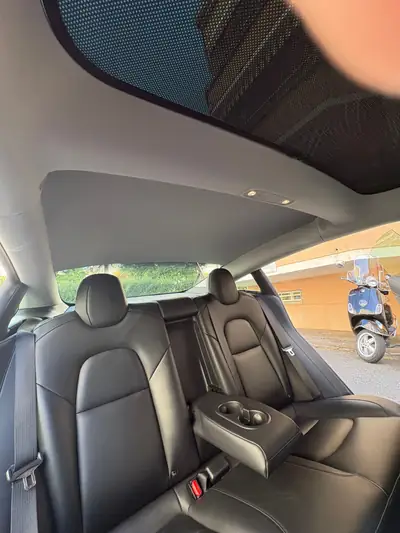 Tesla Model 3 2021 — Berline électrique performante, 325 ch, kilométrage modéré — Miniature 8