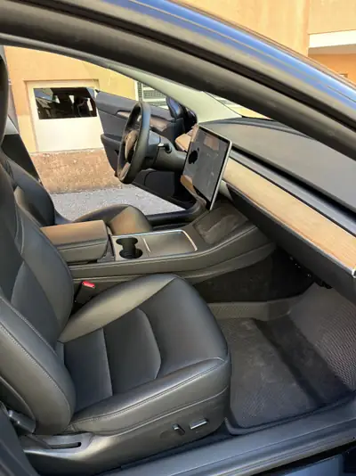 Tesla Model 3 2021 — Berline électrique performante, 325 ch, kilométrage modéré — Miniature 12