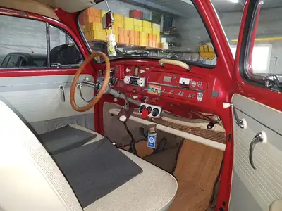 Volkswagen Käfer 1961 — L'icône automobile vintage, moteur d'époque authentique — Innenraum