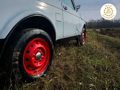 LADA Niva 4x4 1.7i — Le classique SUV soviétique entièrement restauré, prêt à l'aventure — Miniatur 12