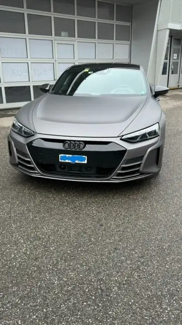 Audi e-tron GT RS quattro 2022 — Grand coupé électrique haute performance, 10'000 km seulement — vista esterna