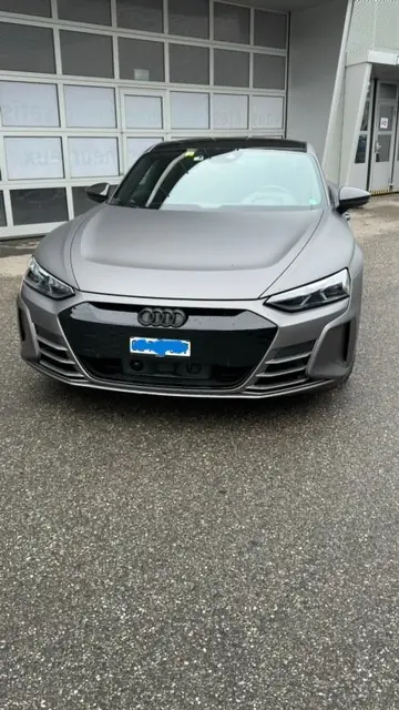 Audi e-tron GT RS quattro 2022 — Grand coupé électrique haute performance, 10'000 km seulement — vista esterna