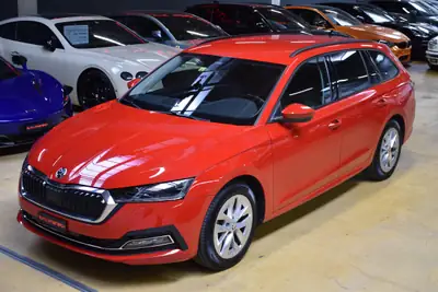 Skoda Octavia Combi 1.5 TSI mHEV — Hybride léger, faible consommation et première main — côté