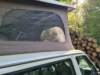 VW T4 Caravelle 2.5 TDI Syncro — Monospace 8 places, traction intégrale robuste — Heckansicht