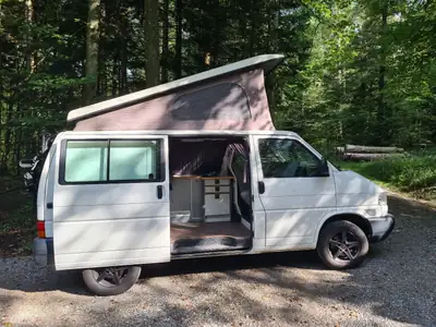 VW T4 Caravelle 2.5 TDI Syncro — Monospace 8 places, traction intégrale robuste — Armaturenbrett