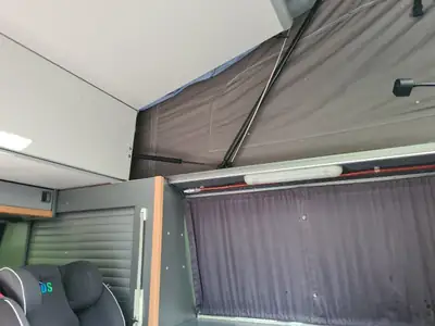 VW T4 Caravelle 2.5 TDI Syncro — Monospace 8 places, traction intégrale robuste — Miniatur 12