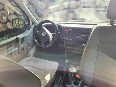 VW T4 Caravelle 2.5 TDI Syncro — Monospace 8 places, traction intégrale robuste — Miniatur 11