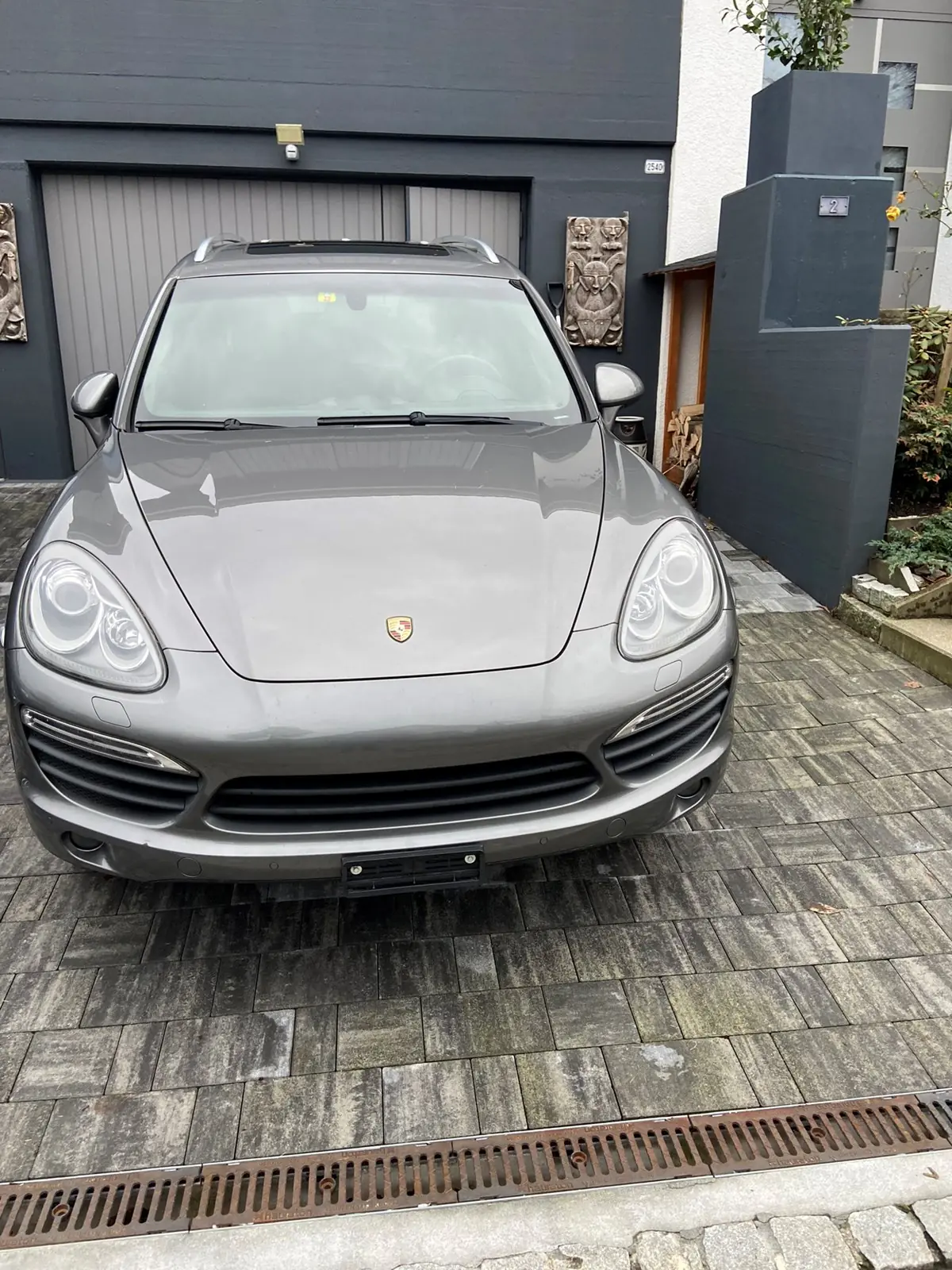 Porsche Cayenne S — SUV de prestige 400 ch, transmission intégrale, entretien suivi