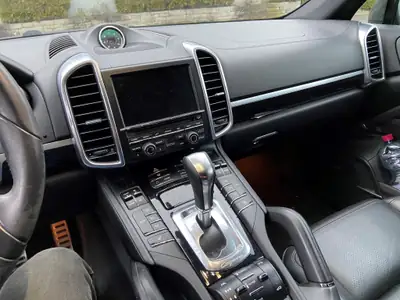 Porsche Cayenne S — SUV de prestige 400 ch, transmission intégrale, entretien suivi — Miniature 7